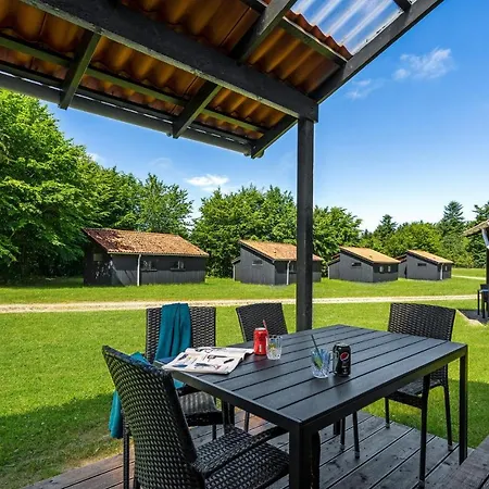 1 Bedroom Beautiful In Ferienhaus