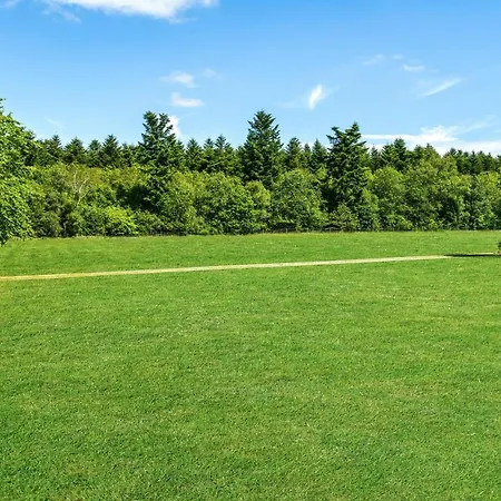 1 Bedroom Beautiful In * Hampen